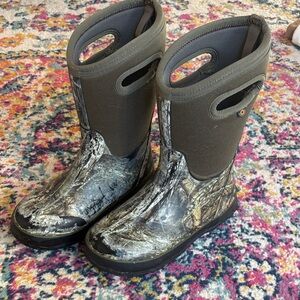 Bogs Kids' Green Camouflage Rain Boots
